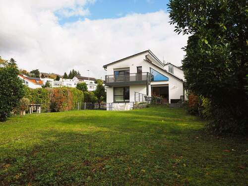 Viel grün.JPG - ** Viel Platz und viel Grün ** - 886.000,00 EUR Kaufpreis, ca.  220,00 m² Wohnfläche