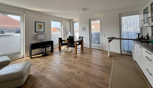 Wohn-Essraum mit EBK - KL-City-Fußgängerzone - Attraktive 3-Zimmerwohnung in kleiner Wohneinheit - für 2 Personen geeignet