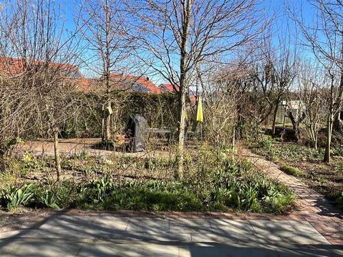 Blick in den Garten - Einfamilienhaus mit 94,00 m² in Salem zum Kaufen