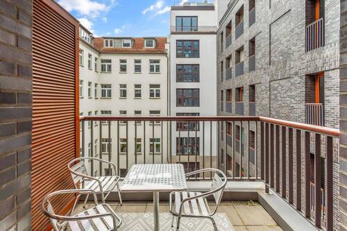 Balkon zum ruhigen Innenhof - 2 Zimmer Etagenwohnung in Berlin