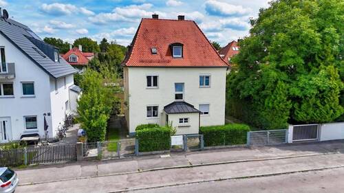 Hausansicht Vorderseite - Charmantes Kaffemühlenhaus am Englischen Garten