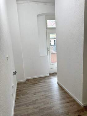 Küche mit Blick auf den Balkon - 