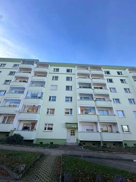 Hauseingang.jpg - +++Renovierungsbedürftige 2-Zimmer-Wohnung mit Balkon in Weißenfels+++