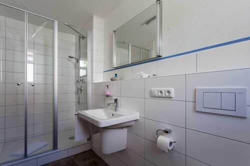 OG Bad zum Fremdenzimmer - 