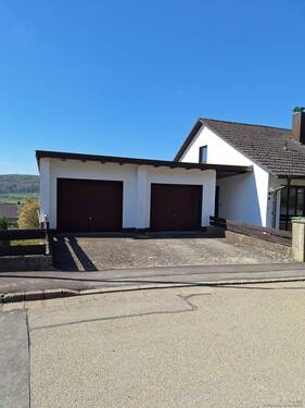 Ansicht Nord Garage - 9 Zimmer Einfamilienhaus in Greding