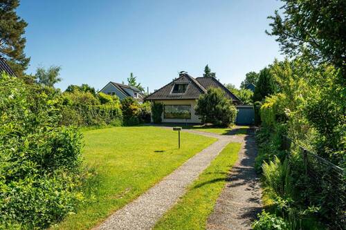Objektansicht - 4 Zimmer Einfamilienhaus zum Kaufen in Ahrensburg