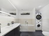 Badezimmer mit Wanne - 