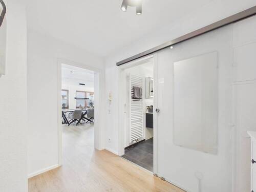 Diele & Badezimmer - 