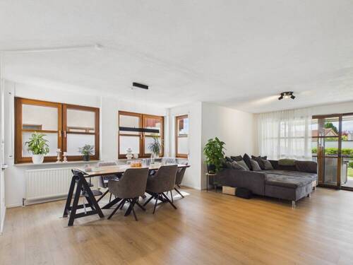 Essen & Wohnen - Gepflegte EG-Wohnung mit Terrasse 