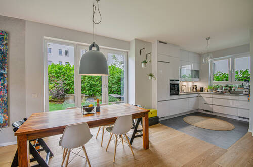 Wohnzimmer - 6 Zimmer Reihenendhaus zum Kaufen in Berlin