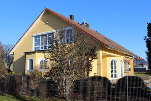 Titelbild - FÜR GEHOBENE ANSPRÜCHE:.......TRAUMHAUS IN UNVERBAUTER LAGE