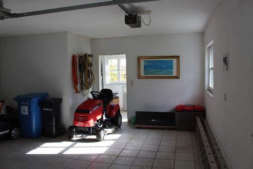 ... mit Geräteraum - 