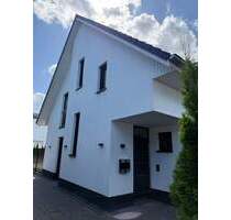 Wohnen auf Zeit - Moderne Doppelhaushälfte in sonniger Südlage – ruhig, effizient & pflegeleicht - Hamburg Schnelsen