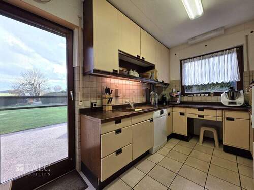 Küche mit Zugang zur Terrasse - 