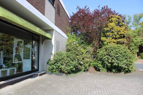 Eingang & Parkplatz - 