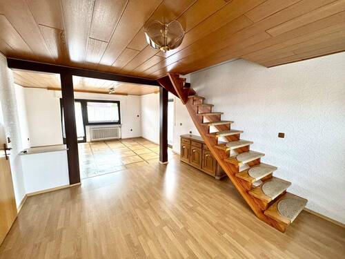 Wohn-/Esszimmer m. Zugang z. Speicher - Doppelhaushälfte mit 99,20 m&sup2; in Kaiserslautern zum Kaufen