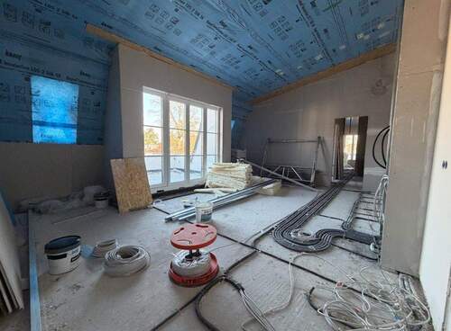 Wohnbereich mit Platz und viel Licht - 4 Zimmer Etagenwohnung in Stahnsdorf