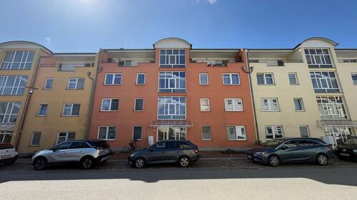 Gebäudeansicht - 2 Zimmer Etagenwohnung zum Kaufen in Malchow