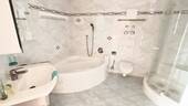 Bad-Dusche-WC im OG - 