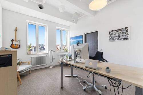 Büro 4. OG - 1 Zimmer Mehrfamilienhaus, Wohnhaus in Karlsruhe