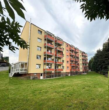 Sonnenbalkon und viel Grün - 3 Zimmer Etagenwohnung zur Miete in Thum