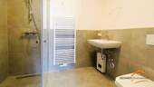 Neues Bad mit Dusche - 