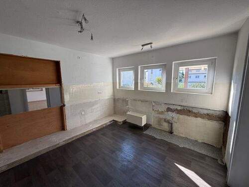 Küche m. Durchreiche in Esszimmer - 