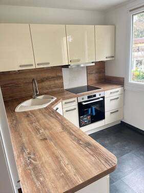 Küche inkl. EBK - TOP renovierte 4,5 Zimmer Wohnung im 1.OG in Konstanz mit Stellplatz und Balkon - ab 01.05.2026