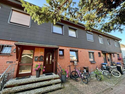 Außenansicht - 4 Zimmer Reihenmittelhaus zum Kaufen in Ronnenberg