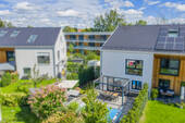 Ansicht Westseite - Traumhaftes Reiheneckhaus der Extraklasse mit Pool in Schondorf am Ammersee