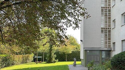 Eingang - Gepflegte Stadtwohnung in zentraler Lage mit Aufzug und Balkon