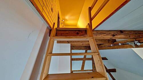 Spitzboden zum Lagern oder Schlafen - 