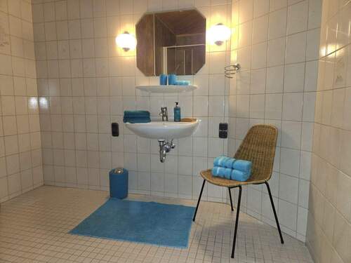 Badezimmer - 3 Zimmer Etagenwohnung zum Kaufen in Plattling