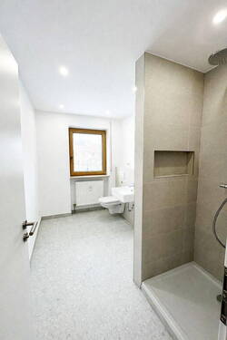 Badezimmer - 3 Zimmer Etagenwohnung zur Miete in Fürth