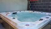 Jacuzzi - 