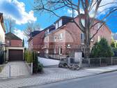 Hausansicht - Sonnige 2-Zi.-Wohnung mit Terrasse und TG nahe Hagenbecks Tierpark