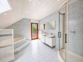 Tageslichtbad OG mit Balkon - 