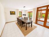 Speisen mit der Familie - 4 Zimmer Mehrfamilienhaus, Wohnhaus in Borkheide