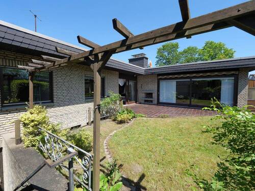 Garten mit Pergola - 