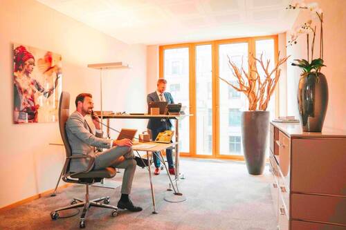 Bild 1 - Bürofläche mit Fleetblick über Hamburg - flexibel & möbliert