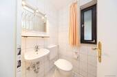 Gäste-WC - 6 Zimmer Doppelhaushälfte in Gräfelfing