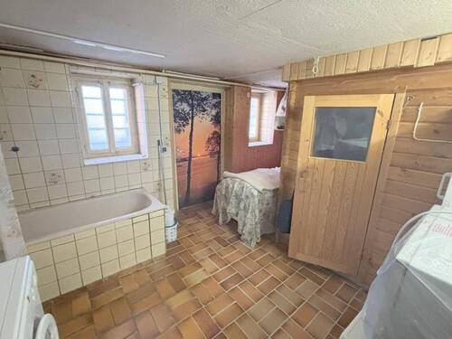 Kellerraum mit Sauna und Wanne - 