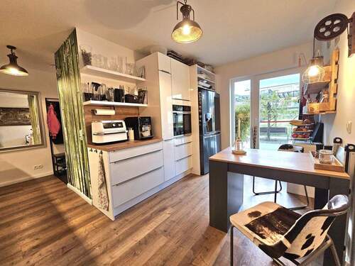 Küche mit Blick in den Innenho - 