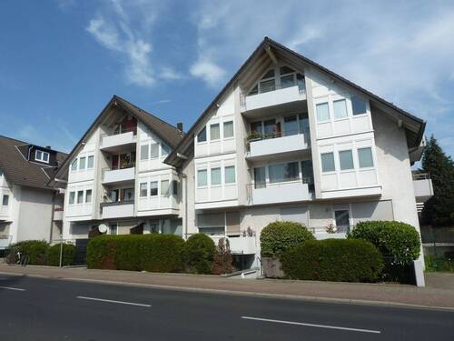 Aussenansicht - Verfügbar ab 01.06. : Helle 2-Zimmer-Wohnung im Dachgeschoss mit zwei Balkonen in Bergisch-Gladbach!