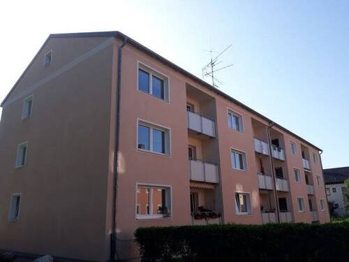 Außenansicht - 3-Zimmer Nähe Kindergarten - 500,00&nbsp;EUR Kaltmiete, ca.&nbsp; 72,80&nbsp;m&sup2;&nbsp;Wohnfl&auml;che