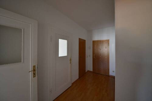 Blick zur Wohnungstuer - 3 Zimmer Etagenwohnung zur Miete in Dresden