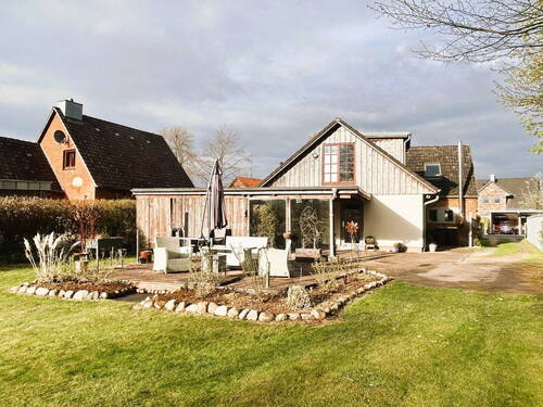 Rückansicht m. Umgebung - 5 Zimmer Einfamilienhaus zum Kaufen in Hamfelde