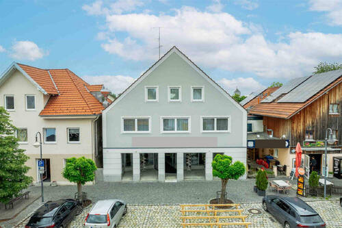 Ansicht Süd/West (Marktplatz) - Gewerbeobjekt (Büro, Produktion, Verkauf) zum Kaufen in Arnstorf