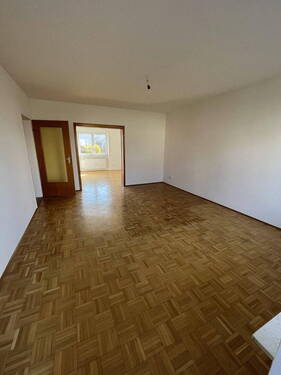 Wohnzimmer - Blick Richtung EZ - 
