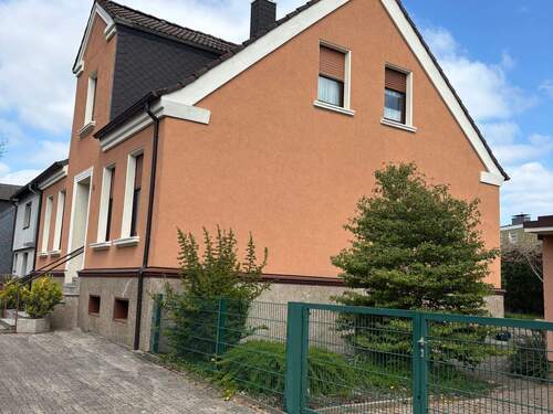 Seitenansicht (Süd-West) - Herne, Gysenbergpark - Freistehendes solides Einfamilienhaus mit Garage